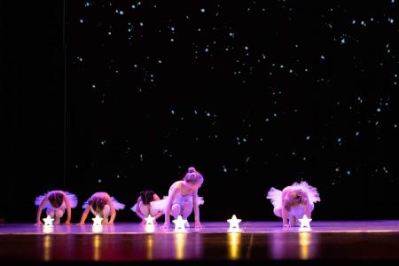 Igrive zvezdice, foto V.Leban